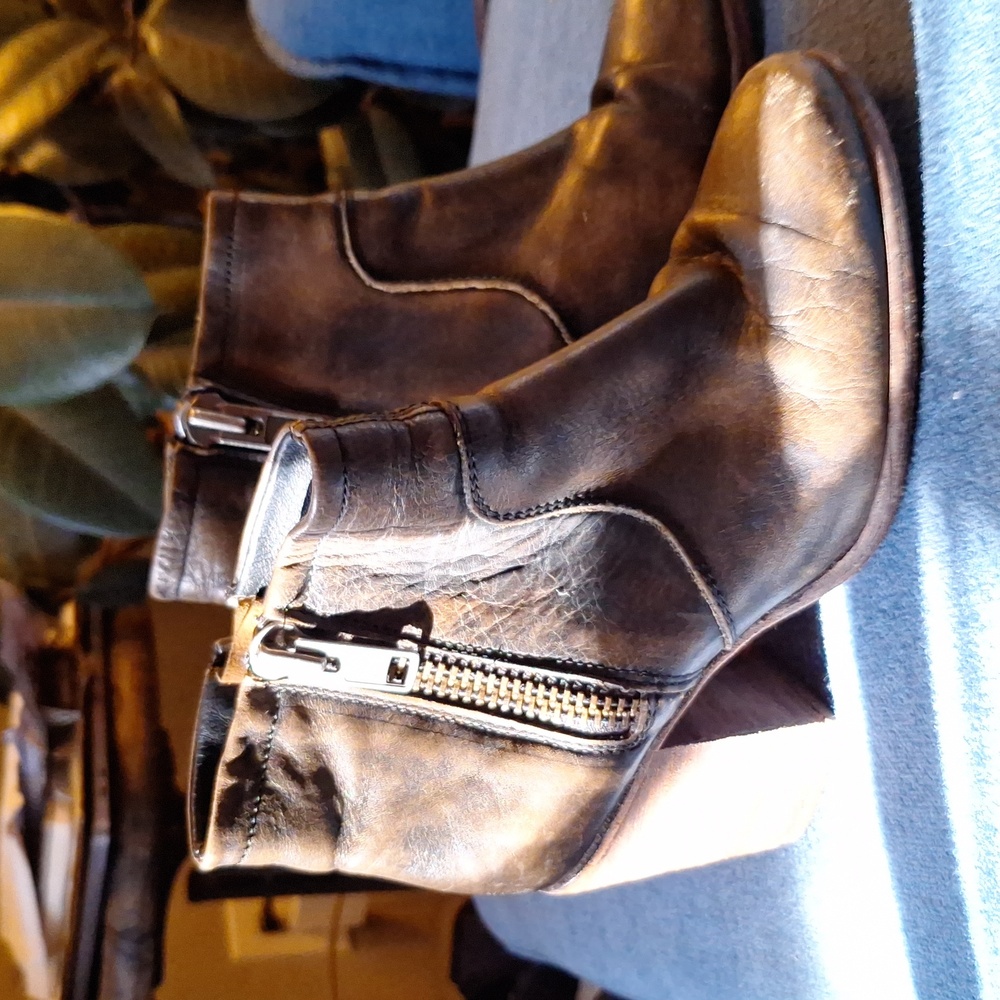 Anthropologie Hinge boots